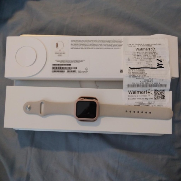 Brand New Apple Watch SE 40mm Starlight  With Protection Case - Picture 2 of 4